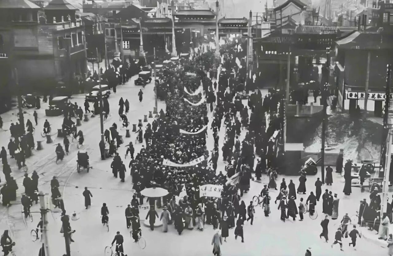 白银区各学校开展纪念“一二·九”运动主题...