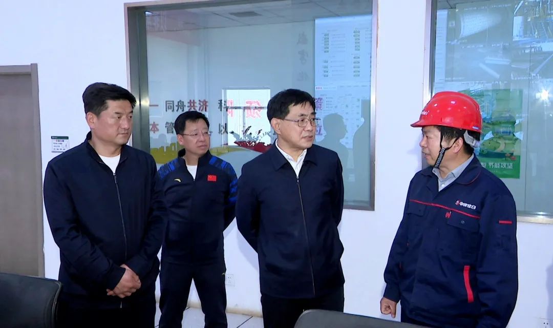 杨建武在白银区和白银高新区检查“五一”假期安全生产工作