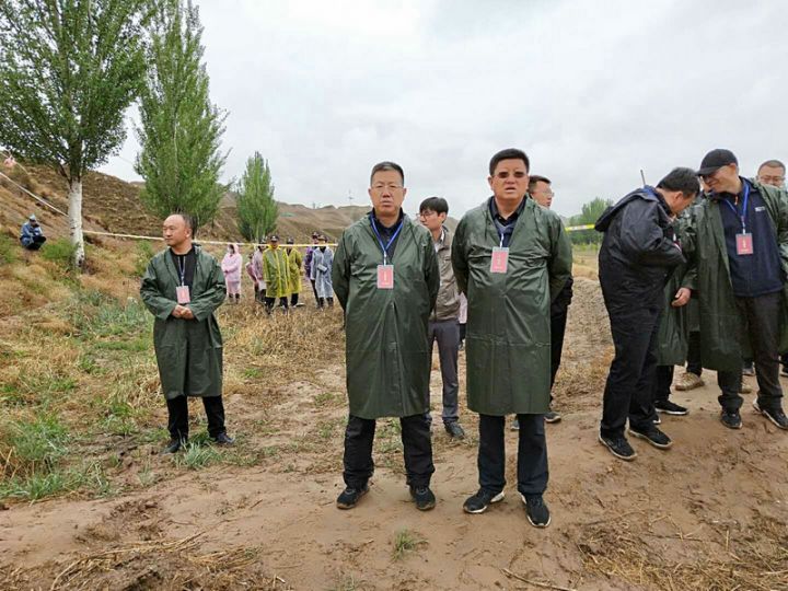 区委常委,统战部部长郝文军,区委常委,王岘镇党委书记梁伦,区政府副